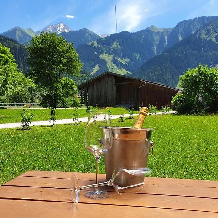 Landhaus Dornau Apartments Mayrhofen Bagian luar foto