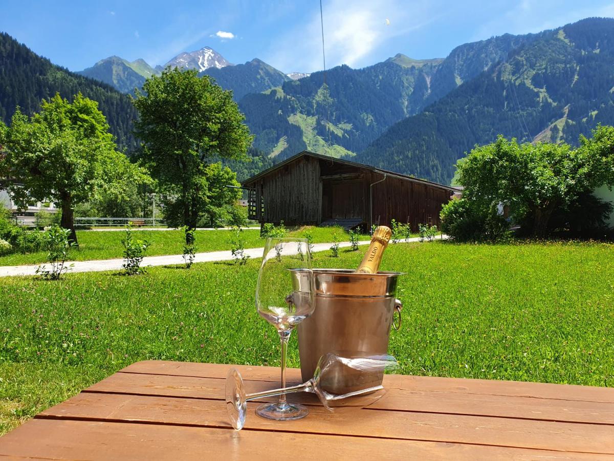 Landhaus Dornau Apartments Mayrhofen Bagian luar foto